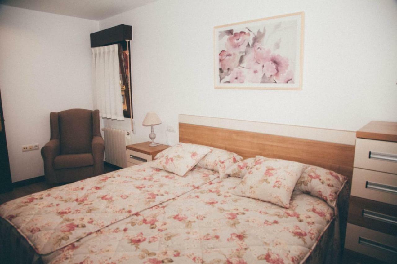 La Casina Apartment Onís Екстериор снимка