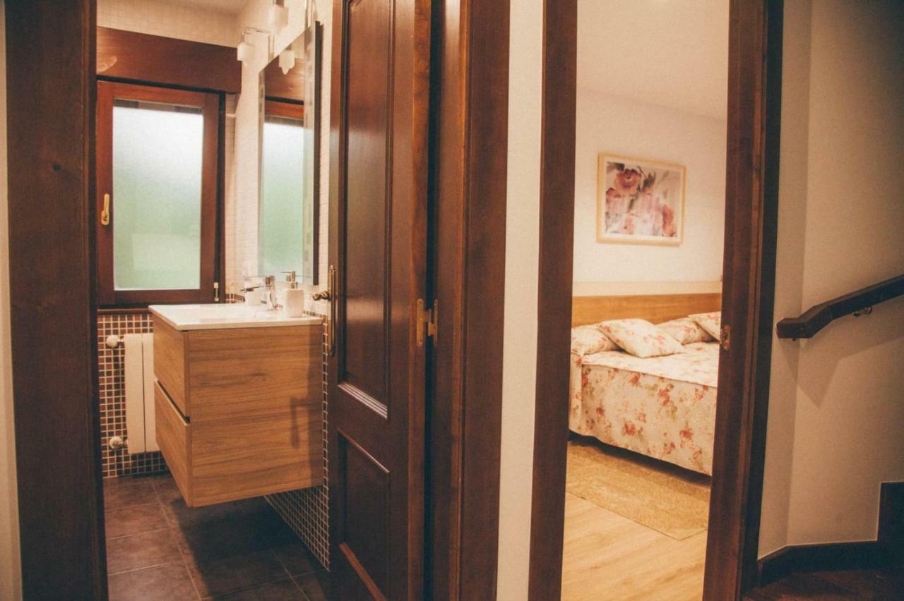 La Casina Apartment Onís Екстериор снимка